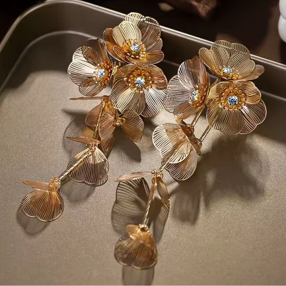 Zara Kate Middleton cascading floral earrings - Picture 1 of 10